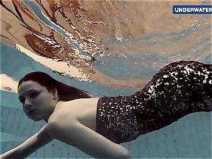 flashing bright boobies underwater makes everyone insatiable